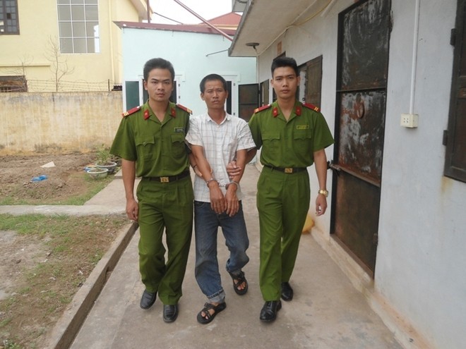 "Tính" tiền công bằng điếu cày, thợ xây vong mạng ảnh 1