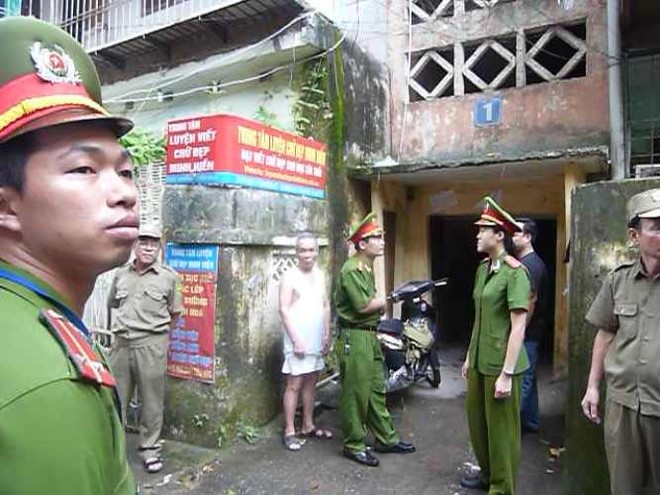 Vụ khống chế con tin ở Thanh Xuân Bắc: Hung thủ khai nhận động cơ ảnh 4