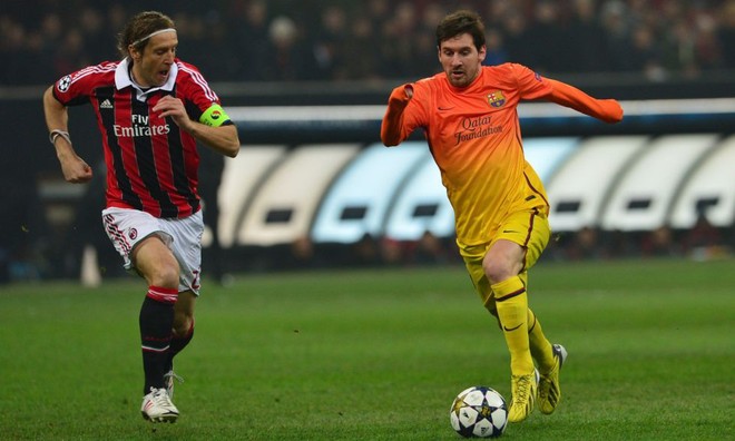 AC Milan thắng Barca, Balotelli xỉa xói Messi ảnh 1