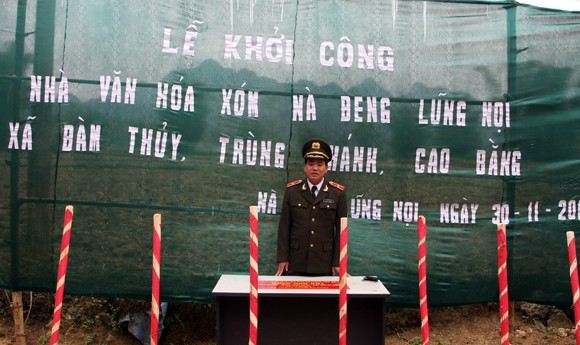 CATP Hà Nội tặng 100 triệu đồng xây dựng nhà văn hóa thôn bản ở Cao Bằng ảnh 4