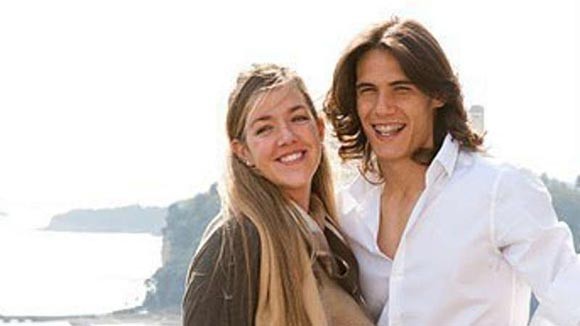 Gia đình Cavani lại gặp họa ở Napoli ảnh 1