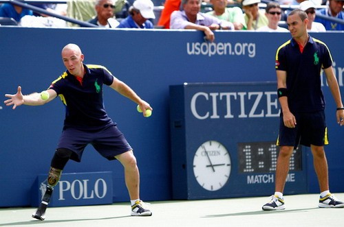Nhân viên nhặt bóng đặc biệt tại giải US Open 2012 ảnh 1
