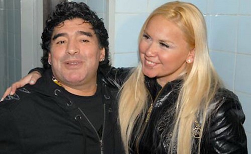 Maradona làm cha ở tuổi 51 ảnh 1