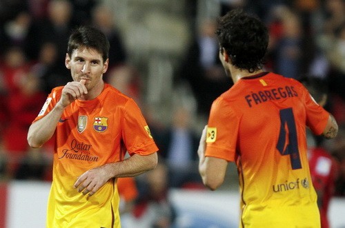 Barcelona và Real Madrid trầy trật kiếm 3 điểm ảnh 1