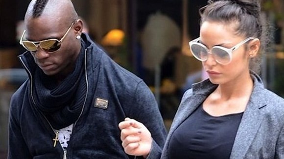 Siêu quậy Balotelli chính thức làm cha ảnh 1