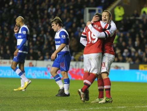 Arsenal "bắn nát" Reading tại Madejski ảnh 1