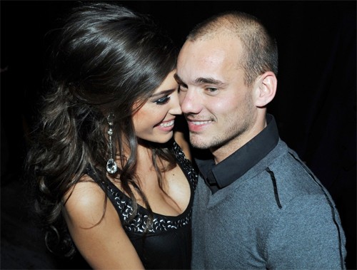 Phim nóng của vợ "cứu" sự nghiệp Sneijder ảnh 1
