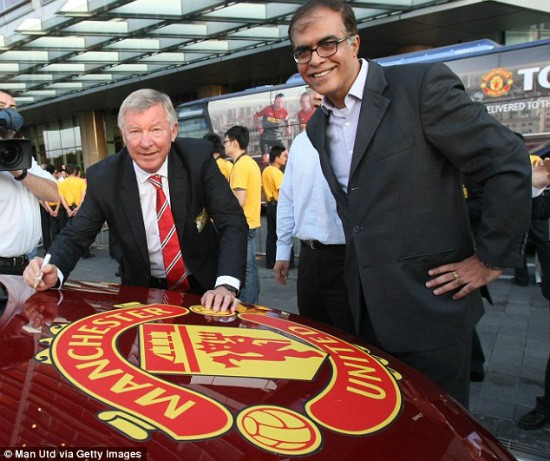 Công thức "hái tiền" của Man United ảnh 2