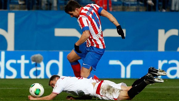 3 thẻ đỏ, 3 quả phạt 11m, Atl thắng Sevilla ảnh 1