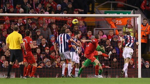 Phung phí cơ hội, Liverpool ôm hận tại Anfiled ảnh 1