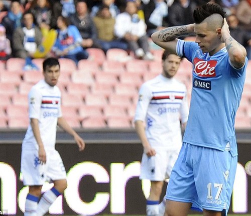 Ngôi sao của Napoli bị cướp dí súng vào đầu ảnh 1