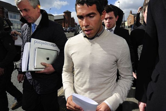 Tevez thoát án tù, phải lao động công ích 250 giờ ảnh 2