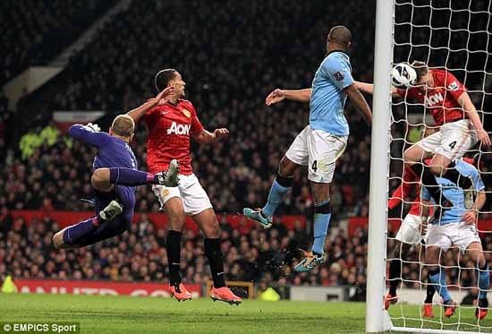 Aguero tỏa sáng, Man City hạ gục MU ảnh 1