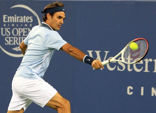 Dùng lại vợt cũ, Federer giành chiến thắng ảnh 1