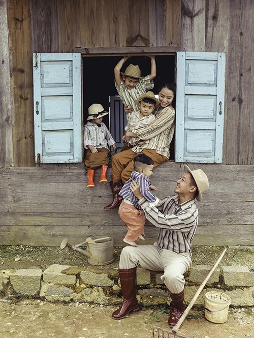 Bộ ảnh ‘Gia đình nông dân’ cực chất của Thành Đạt - Hải Băng ảnh 3