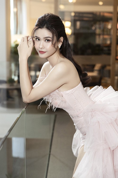 Trương Quỳnh Anh khoe vẻ ngọt ngào, quyến rũ trên sàn diễn thời trang ảnh 6