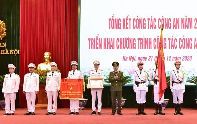 Công an quận Long Biên (Hà Nội): Một tập thể Anh hùng ảnh 1