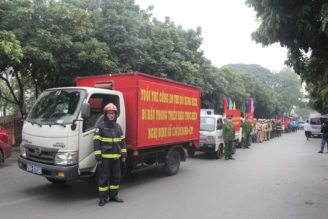 Rộn ràng ngày hội 'Thanh niên tình nguyện' và Chương trình 'Chủ nhật đỏ' của Công an Thủ đô ảnh 4