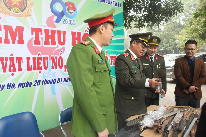 Rộn ràng ngày hội 'Thanh niên tình nguyện' và Chương trình 'Chủ nhật đỏ' của Công an Thủ đô ảnh 7
