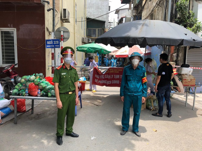 Phong tỏa khu dân cư có hơn 2.000 dân ở quận Thanh Xuân ảnh 1