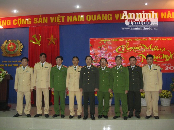 Giảm ùn tắc, tai nạn, bảo vệ tuyệt đối an toàn cho nhân dân vui Tết, đón xuân ảnh 1