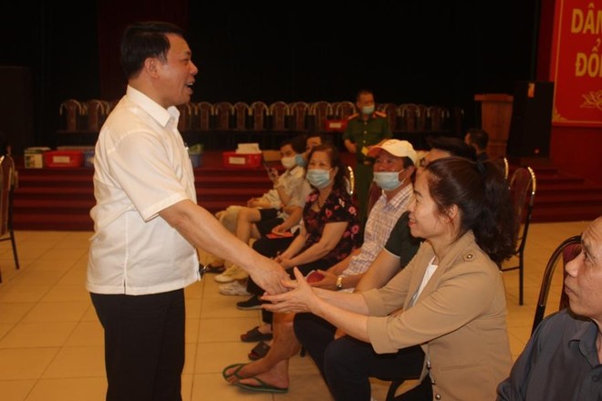Chủ tịch UBND quận Cầu Giấy trắng đêm cùng Công an cơ sở lăn tay cấp CCCD gắn chíp ảnh 12