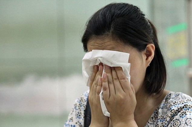 Mẹ thẩm mỹ răng hỏng, con khóc thét ảnh 2