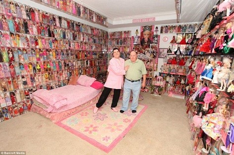Chi hơn 1,6 tỷ để...mua búp bê Barbie ảnh 1