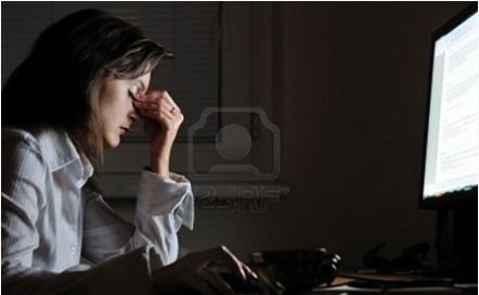 Làm việc ca đêm làm tăng nguy cơ ung thư buồng trứng ảnh 1