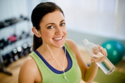 6 lý do vì sao cần uống nước khi đang tập thể thao ảnh 1