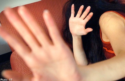 Truy bắt 8 đối tượng cưỡng hiếp bé gái 13 tuổi ảnh 1