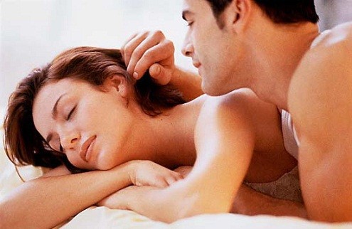 Đọc thấu tâm trạng bạn đời qua ngôn ngữ cơ thể ảnh 1