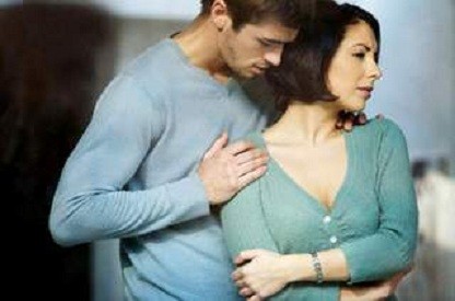Trúng sét ái tình, con rể cùng mẹ vợ tương lai bỏ trốn ảnh 1