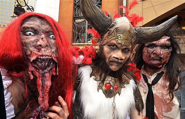 Khắp nơi trên thế giới hóa trang nhân dịp Halloween ảnh 11