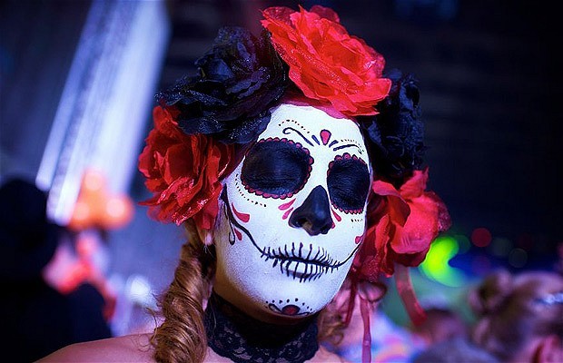 Khắp nơi trên thế giới hóa trang nhân dịp Halloween ảnh 16