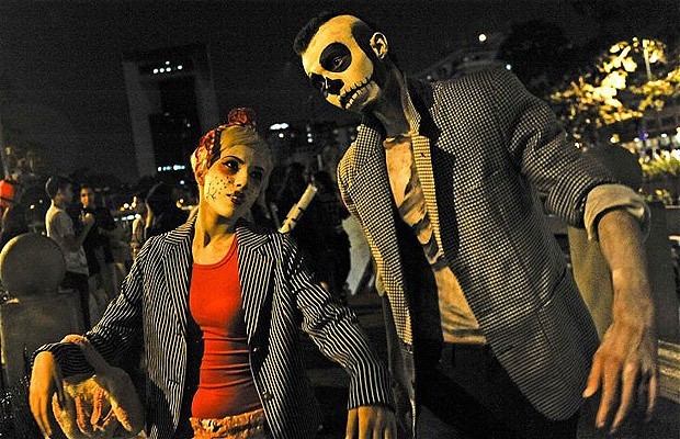Khắp nơi trên thế giới hóa trang nhân dịp Halloween ảnh 13