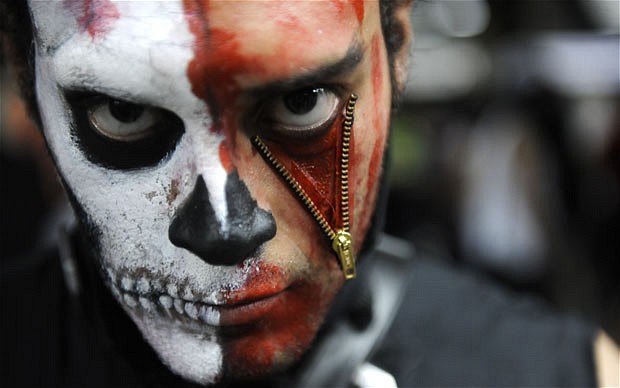 Khắp nơi trên thế giới hóa trang nhân dịp Halloween ảnh 7