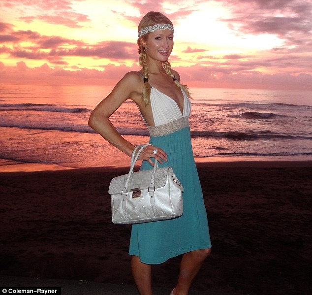 Lộ ảnh Paris Hilton đi nghỉ ở Bali ảnh 6