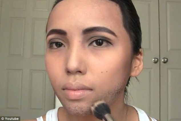 Lạ đời cô gái trang điểm thành đàn ông ảnh 4