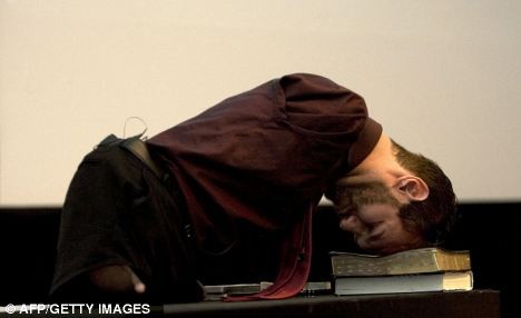 Nick Vujicic- chàng trai không tay, không chân đã lấy vợ ảnh 1