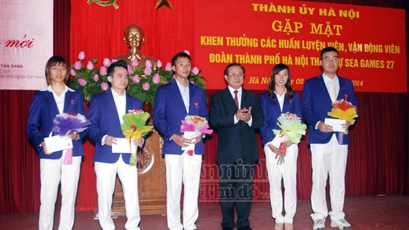 Khen thưởng HLV, VĐV Hà Nội đạt thành tích xuất sắc ảnh 1