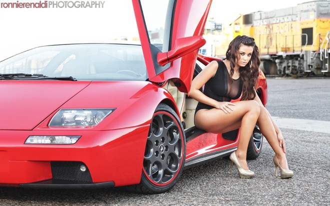 "Bỏng mắt" với Jenna bên Lamborghini Diablo VT ảnh 3
