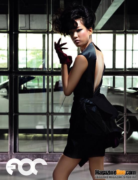 Nóng bỏng "cặp đôi hoàn hảo" Pim Hongsapan và Audi R8 Spyder ảnh 3