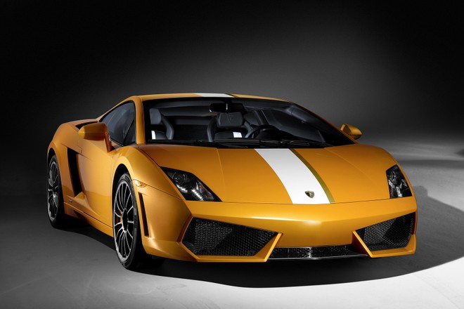 Lamborghini Gallardo LP550-2 sẽ đánh bại Porsche 911 ? ảnh 1