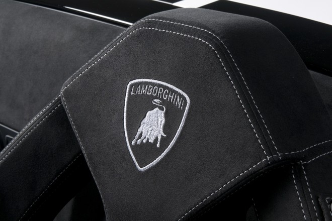 Lamborghini Gallardo LP550-2 sẽ đánh bại Porsche 911 ? ảnh 7