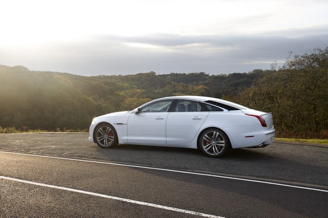 Jaguar giới thiệu gói nâng cấp mới cho XJ Saloon ảnh 5