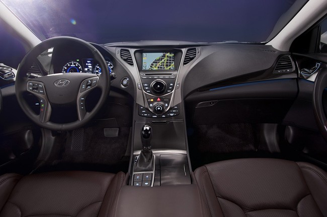 Đối thủ xứng tầm của Lexus ES - Hyundai Azera 2012 ảnh 5