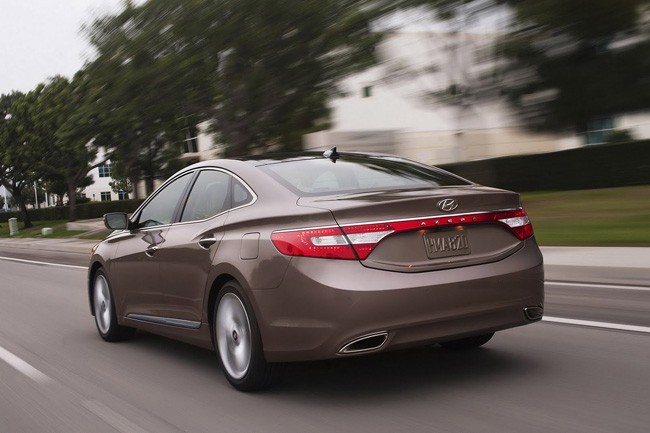 Đối thủ xứng tầm của Lexus ES - Hyundai Azera 2012 ảnh 2