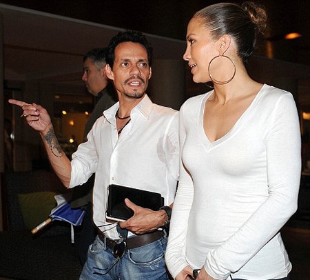 J.Lo bối rối khi gặp lại chồng cũ ảnh 2
