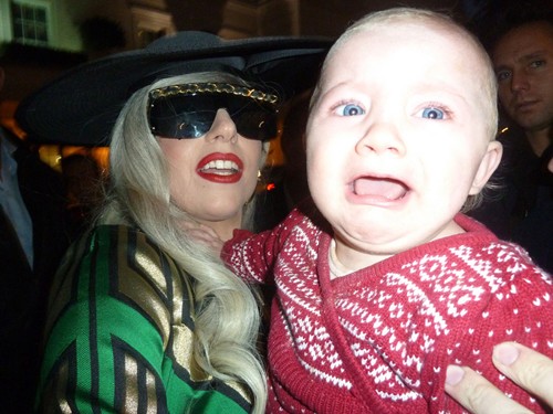Lady Gaga "dọa ma" trẻ con ảnh 3